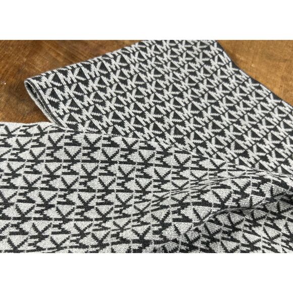 Michael Kors Winter Scarf -Gray - Picture 3 of 4